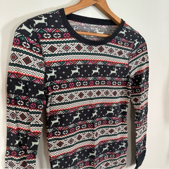 Old Navy Holiday Thermal Long Sleeve Tee - Picture 4 of 8
